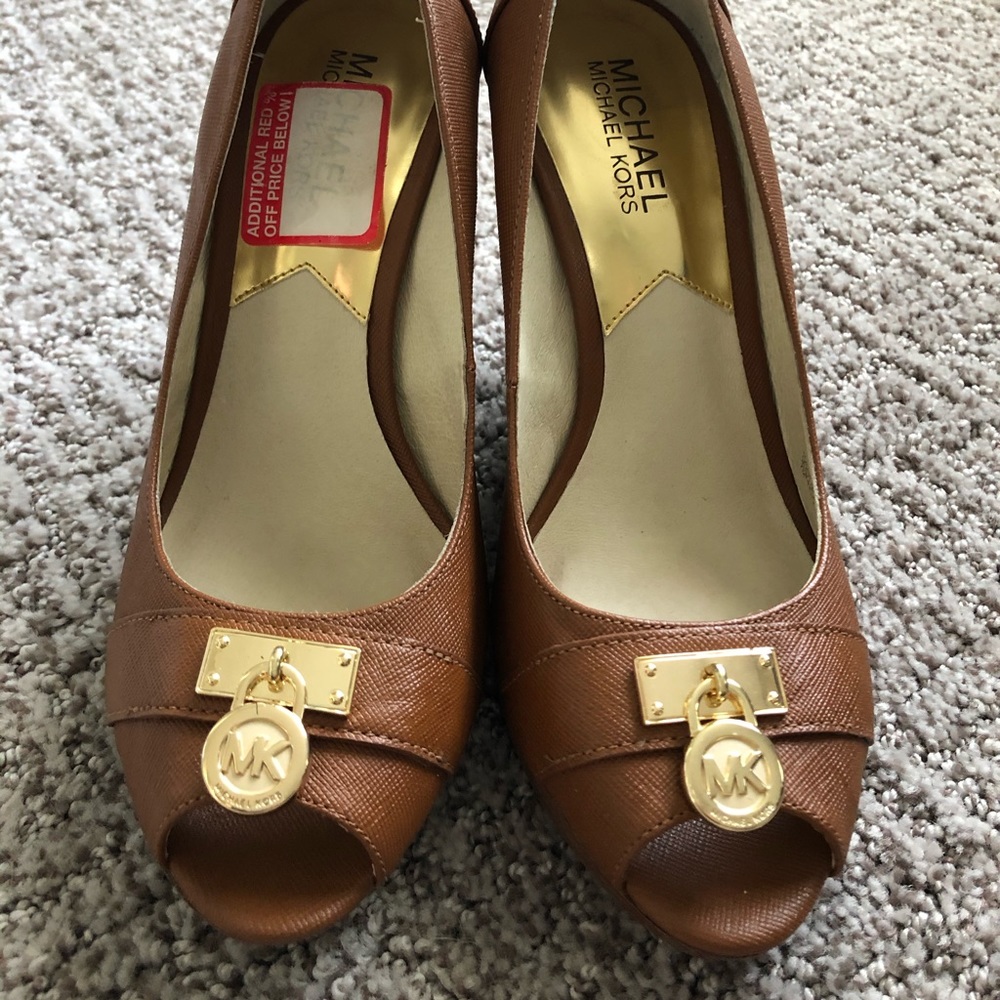 Micheal Kors wedge heals